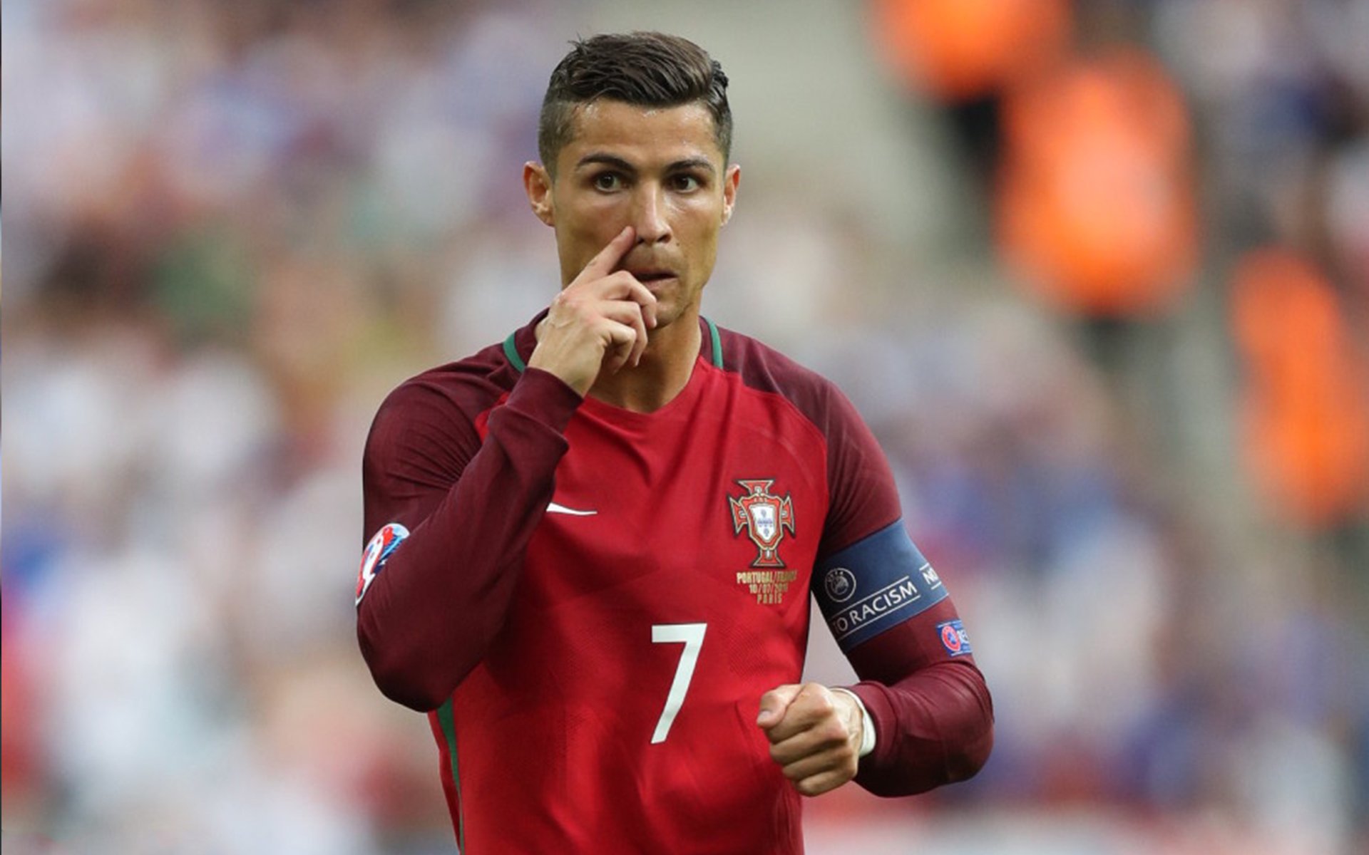 Jiuyou-传奇球员宣布退役，结束辉煌足球生涯，传奇球员排名