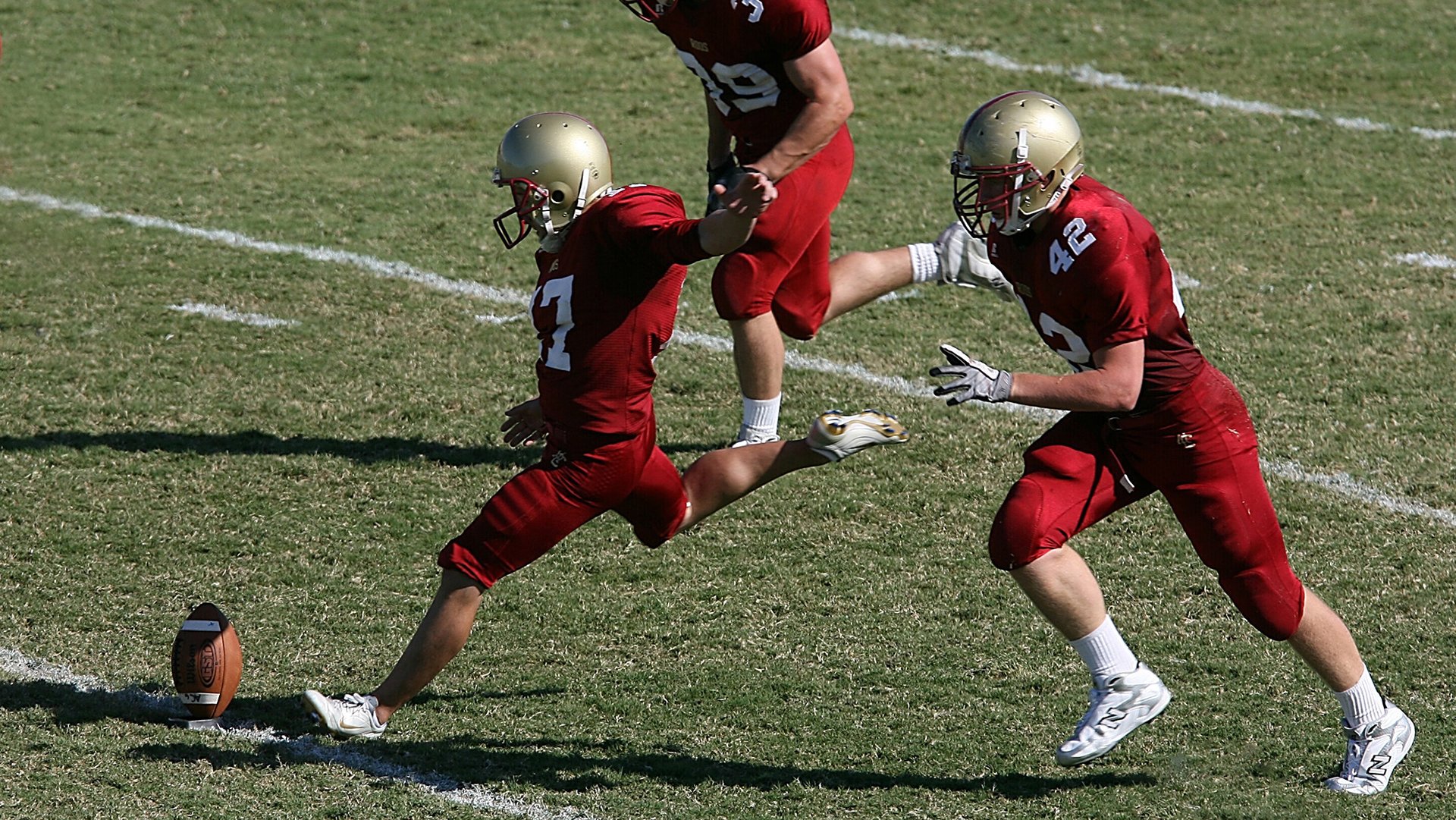 九游jiuyou-体育节目精彩纷呈，解读足球赛场风云，播放足球节目