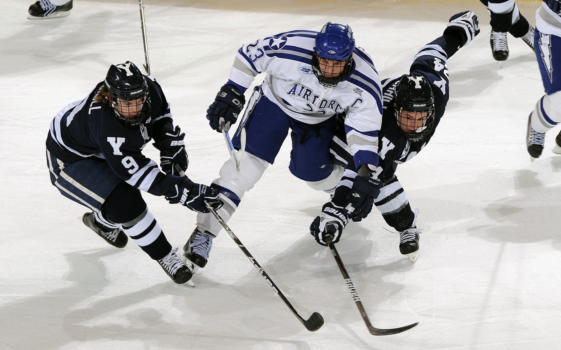 九游体育网址-国际滑冰联合会推动青少年冰雪运动普及，国际滑冰比赛